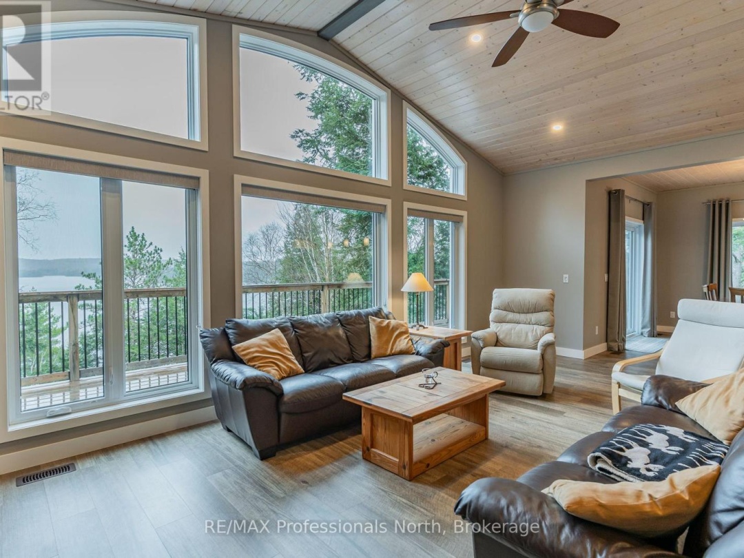 5997 KENNISIS LAKE ROAD, Kennisis Lake