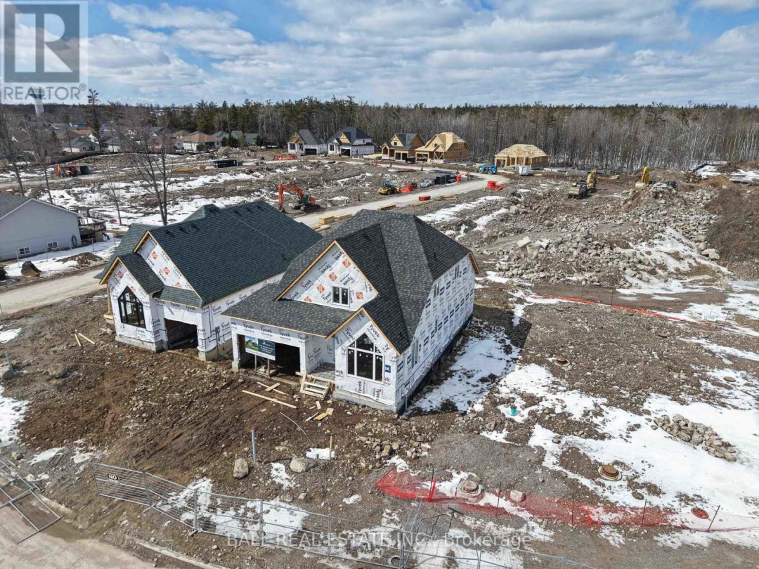 1 HEMLOCK CRESCENT, Kawartha Lakes (Bobcaygeon)