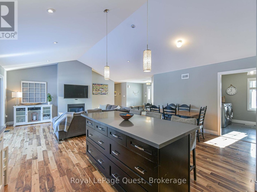 2044 MARCHMONT ROAD, 