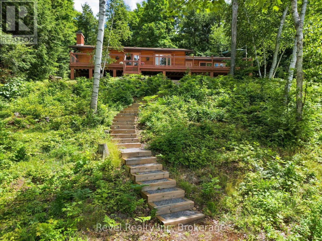 1022 BIRD LAKE CRESCENT, Bird Lake