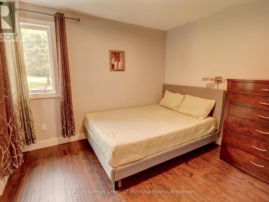 8 - 1561 HIDDEN VALLEY ROAD, 