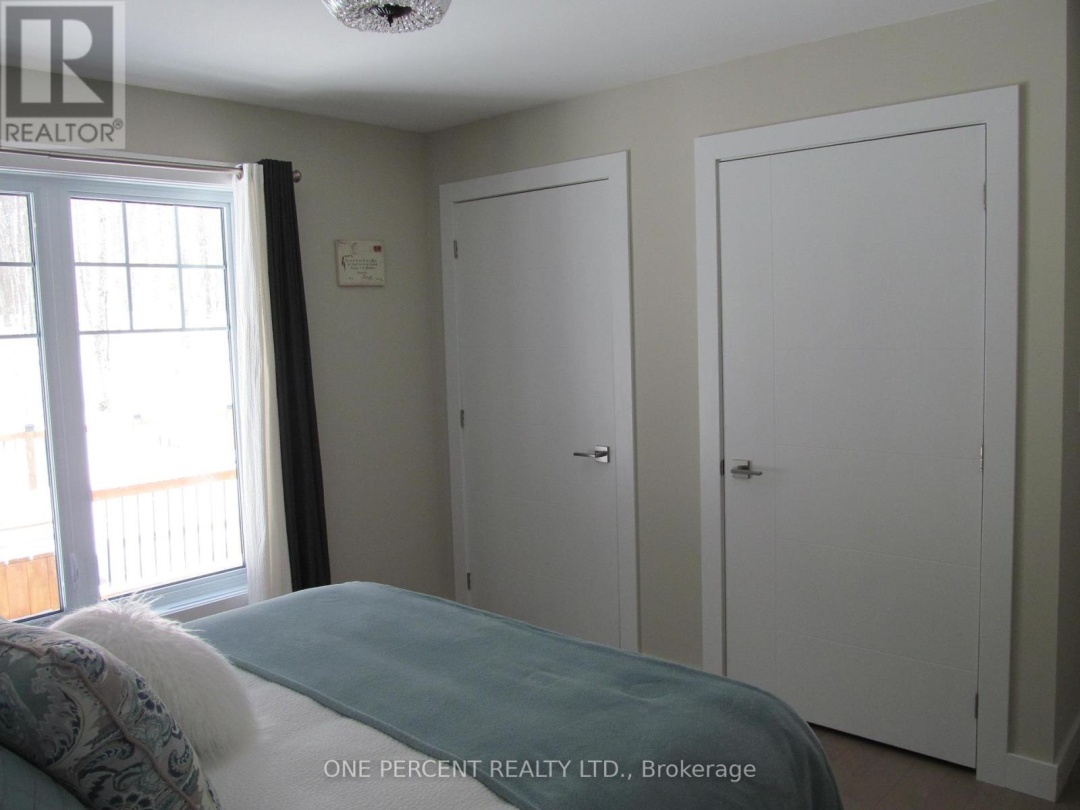 1333 WALKER LAKE DRIVE, Lake of Bays (Sinclair)
