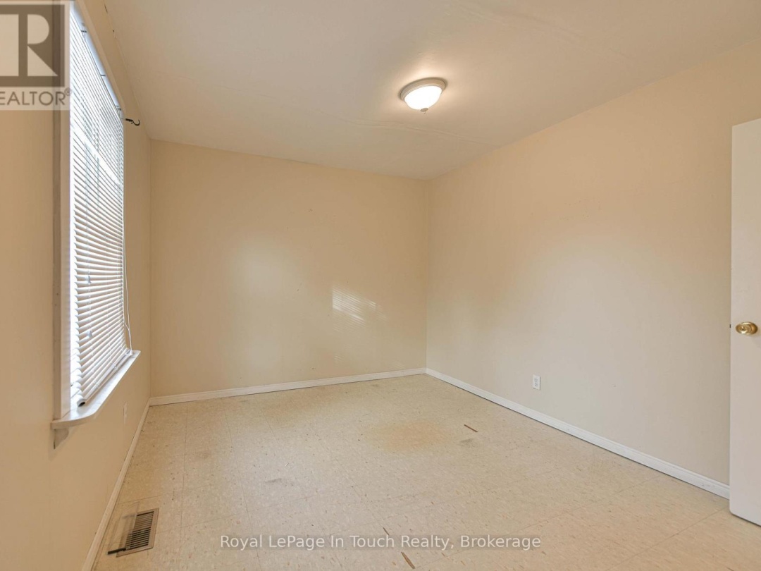 95 WESTMOUNT DRIVE N, 