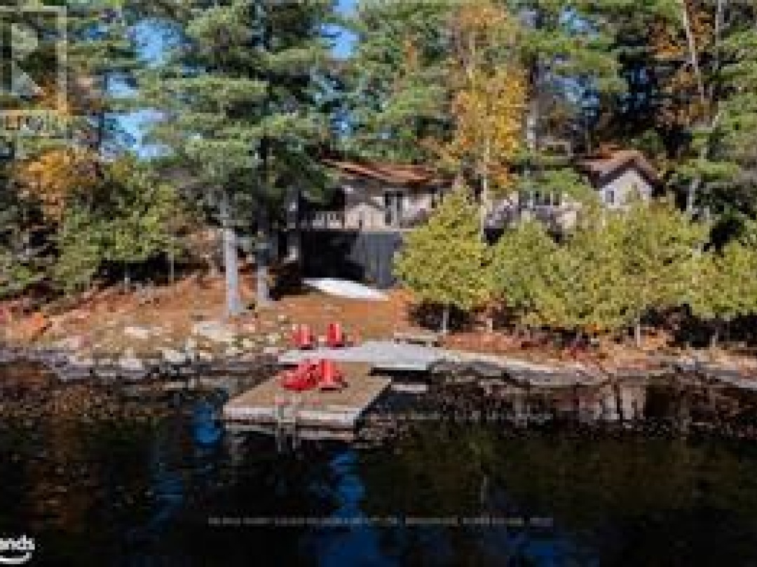 7 & 9 EAST POINT DRIVE, Manitouwabing Lake