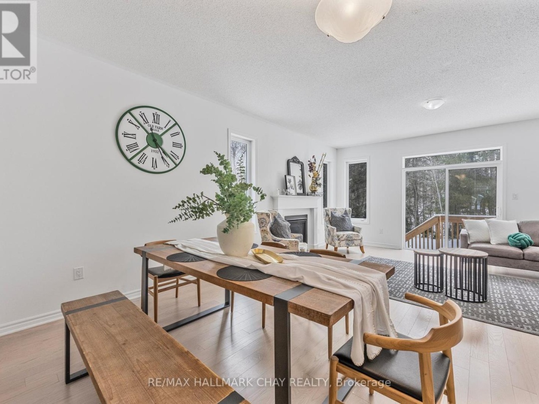 12 DYER CRESCENT, Bracebridge (Macaulay)