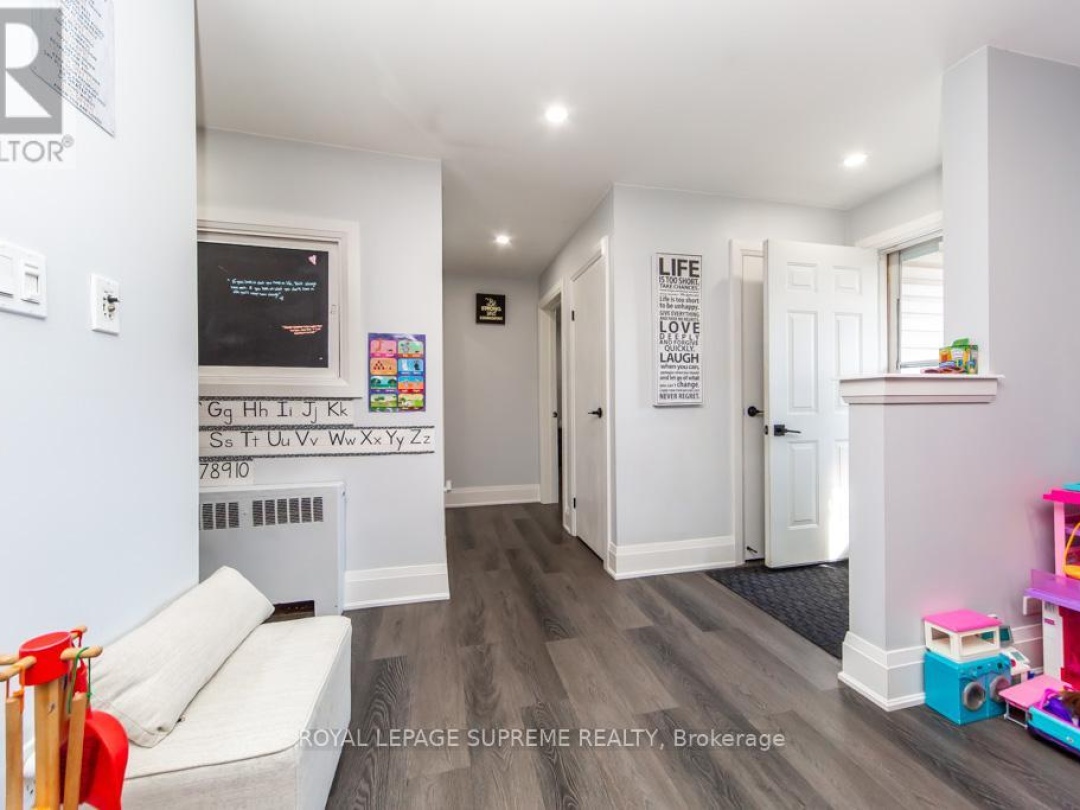 248 MISSISSAGA STREET W, 