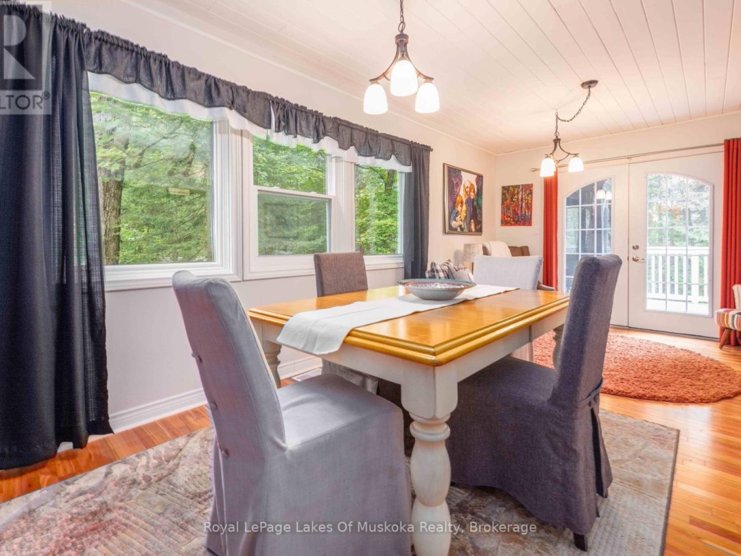 1588 SKYLINE DRIVE, Peninsula Lake