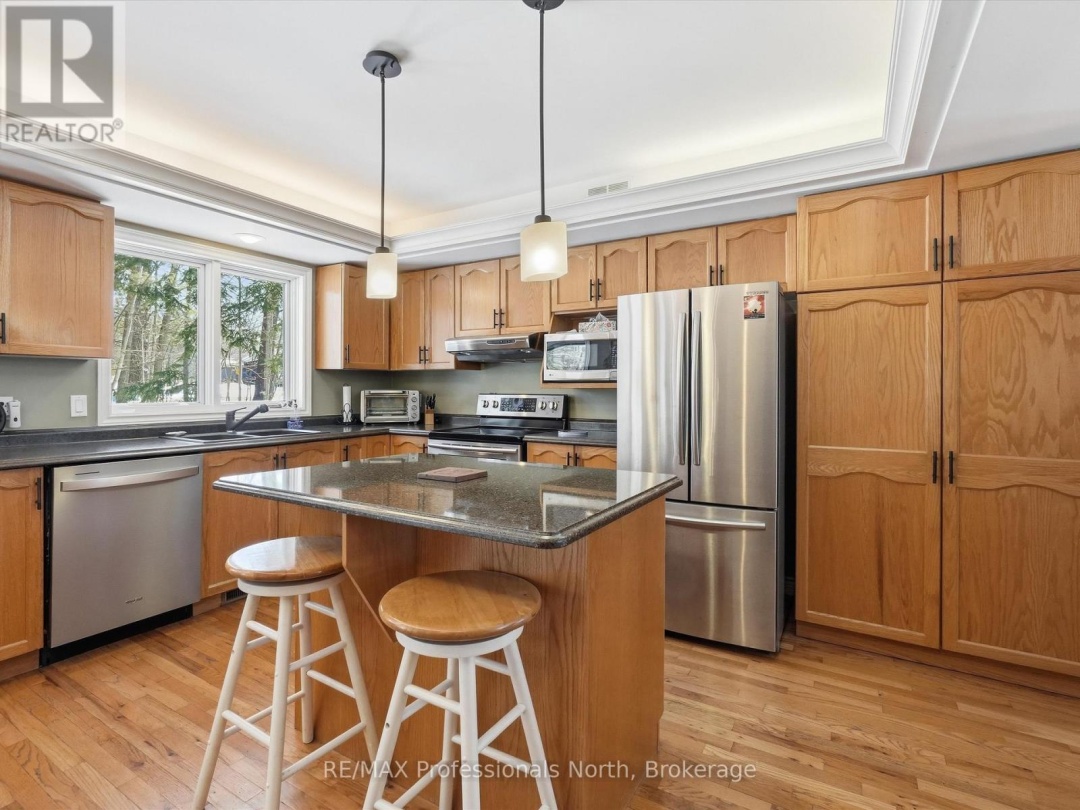 31 THE GRANITE BLUFF, Bracebridge (Macaulay)