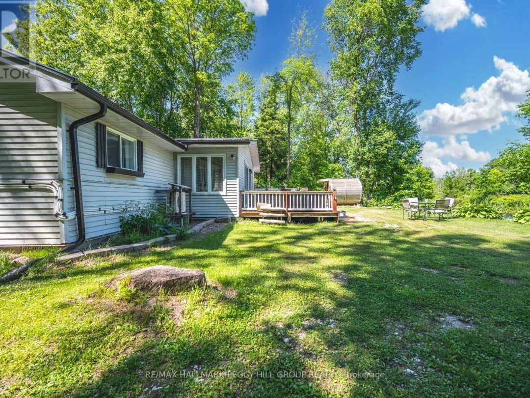 7229 Davy Drive, Black Lake