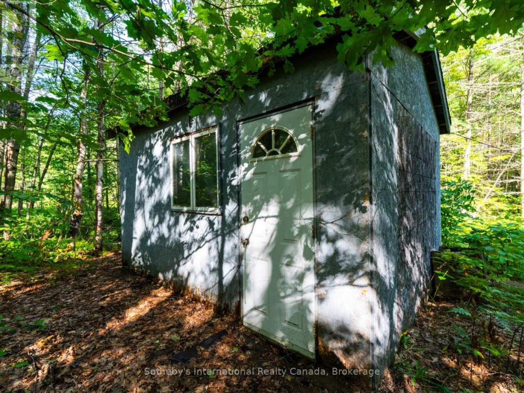 1060 NORTH KAHSHE LAKE ROAD, Kahshe Lake