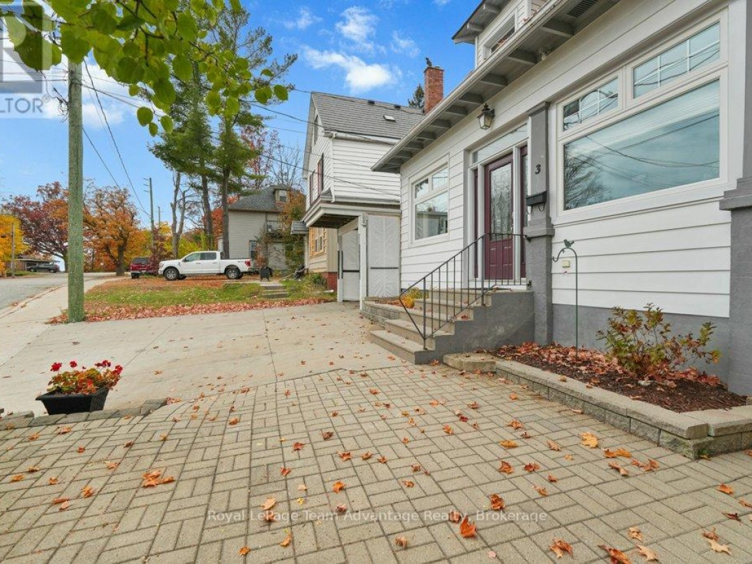 3 BELVEDERE AVENUE, Parry Sound