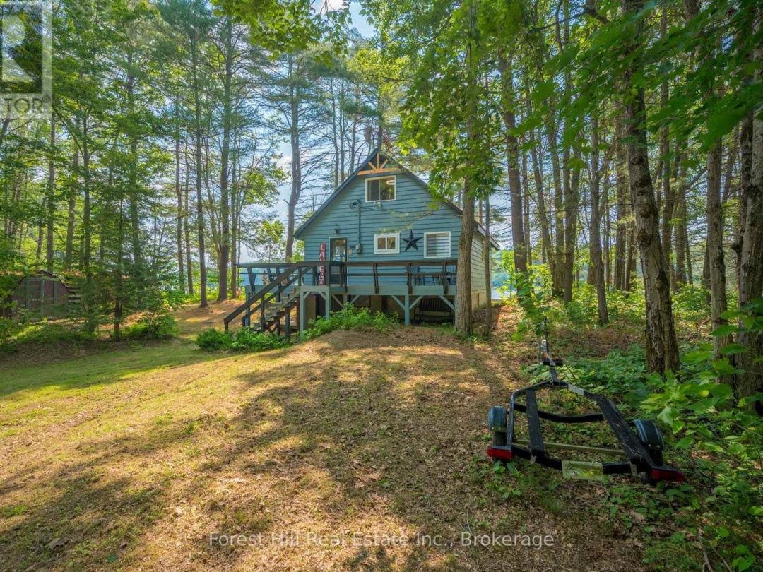 1099 BRACKEN TRAIL, Little Gull Lake