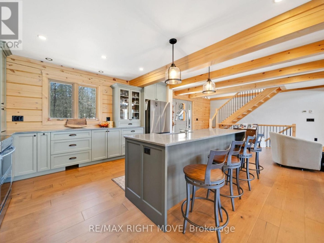 1935 MCLEOD DRIVE, Severn River