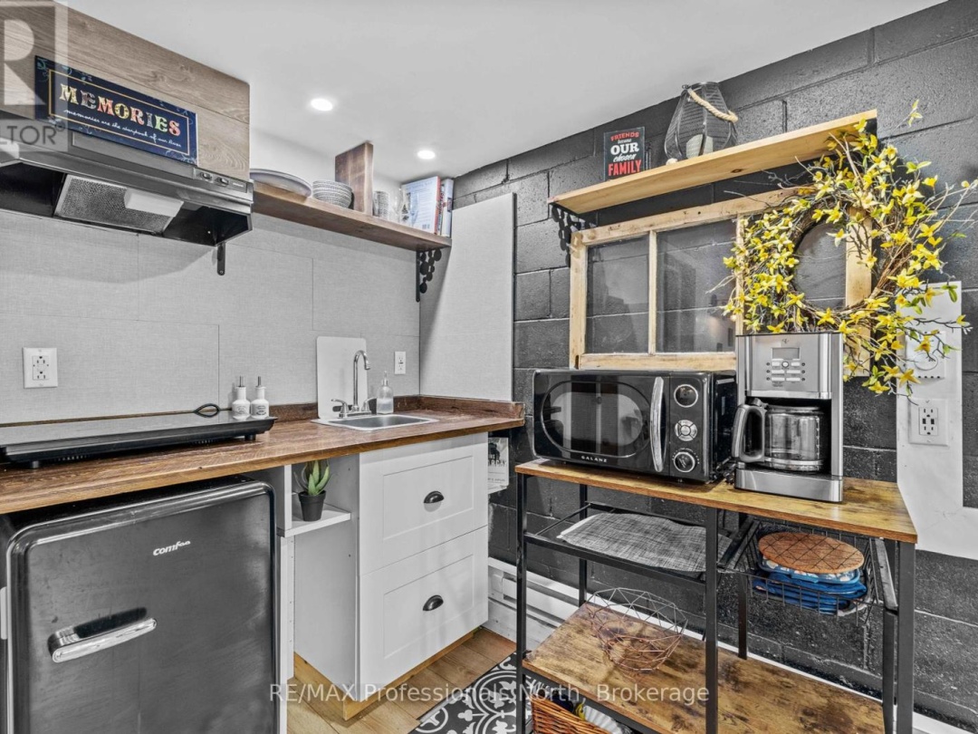 1009 SUMMERVILLE ROAD, 