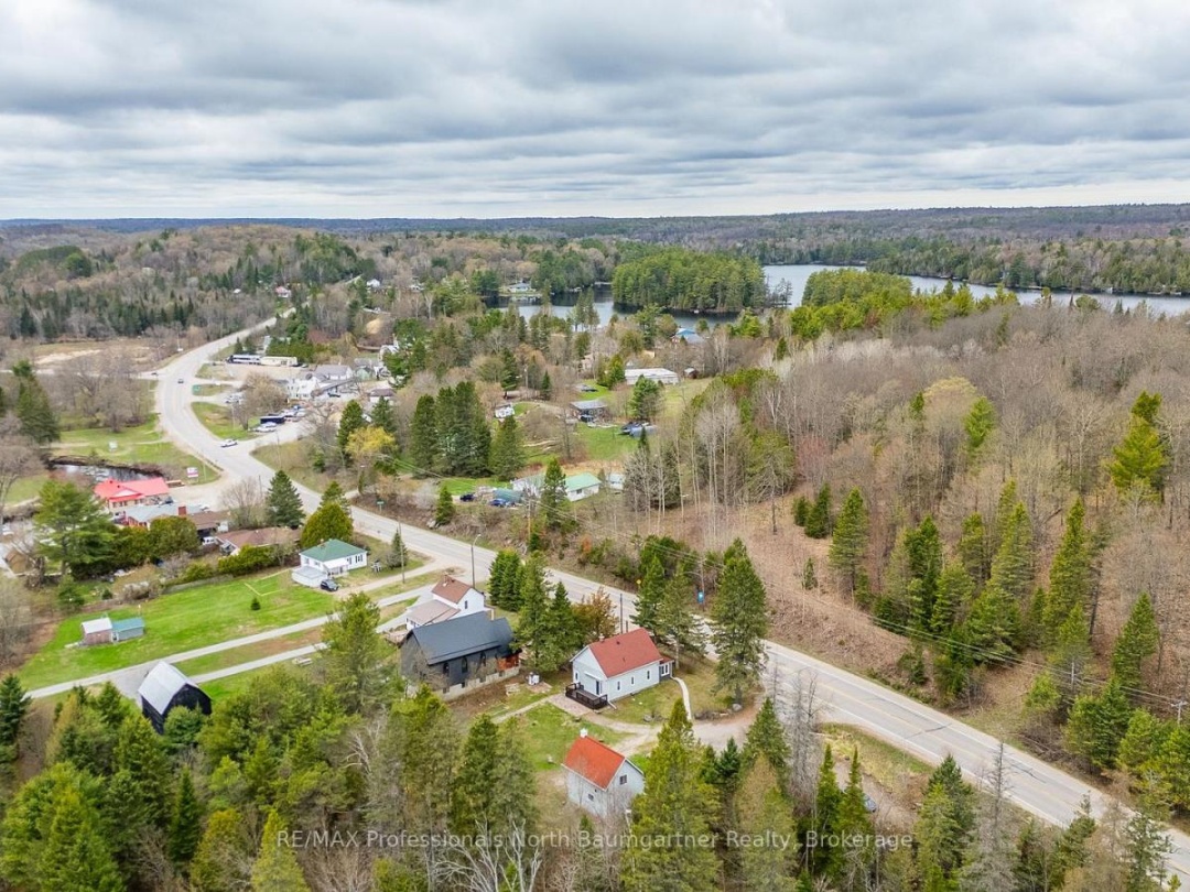 10752 COUNTY ROAD 503, Highlands East (Glamorgan)