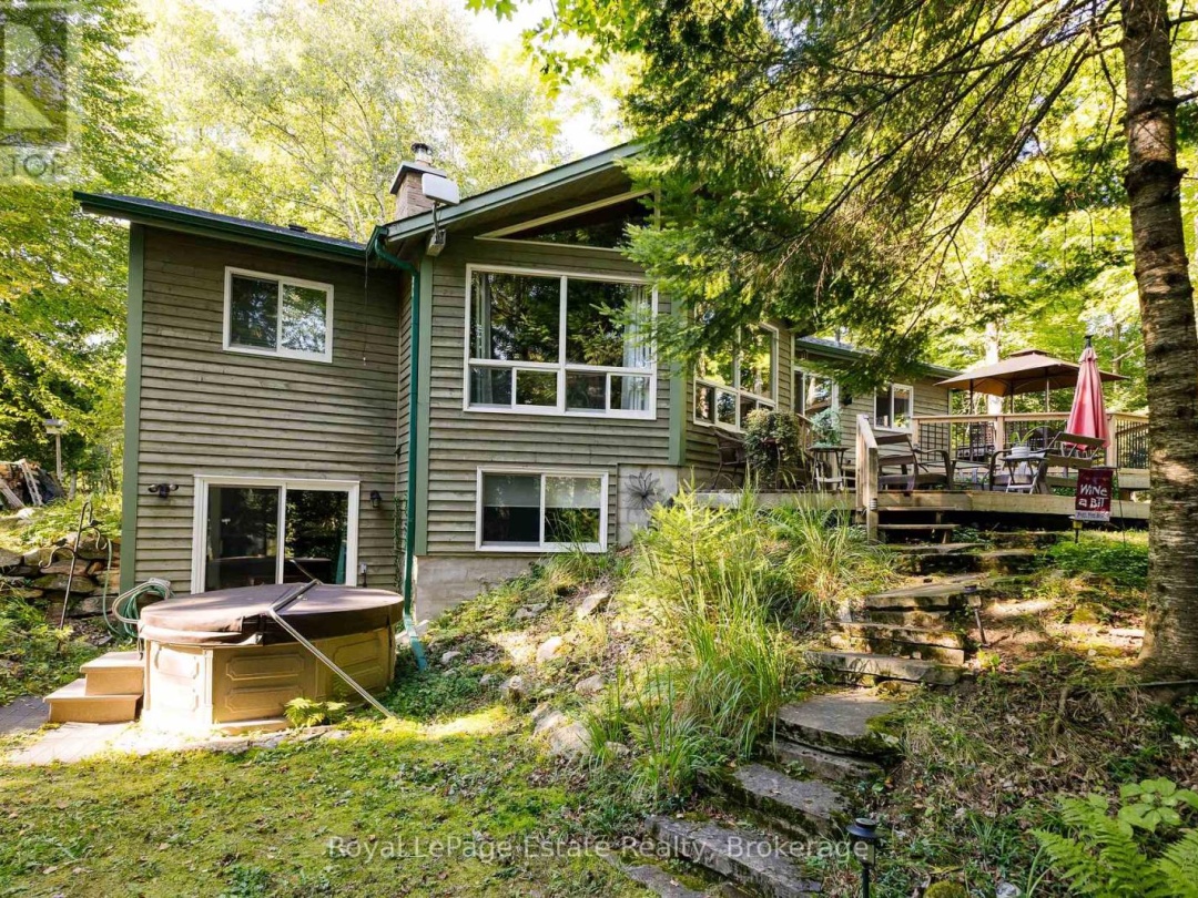 1157 BETWEEN LAKES TRAIL, 