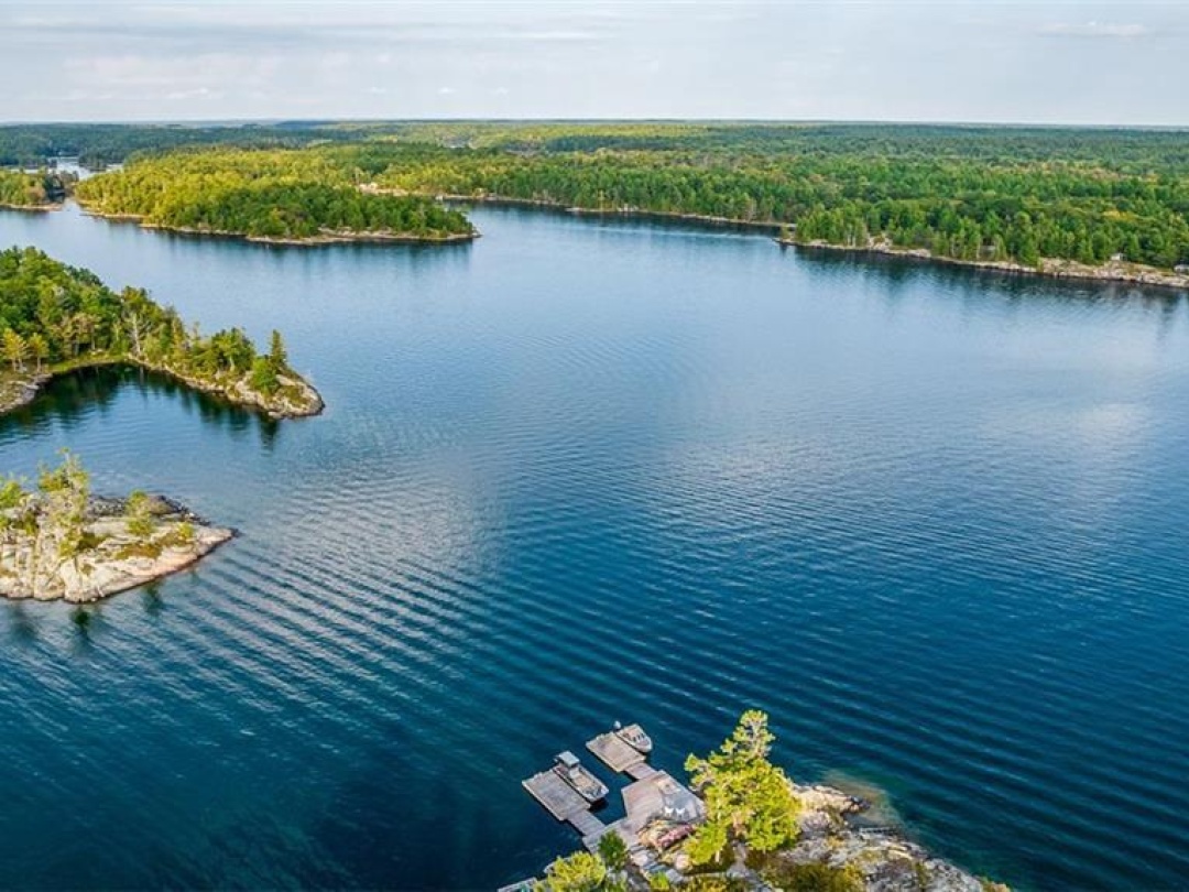 B686 8 Derbyshire Island, Georgian Bay