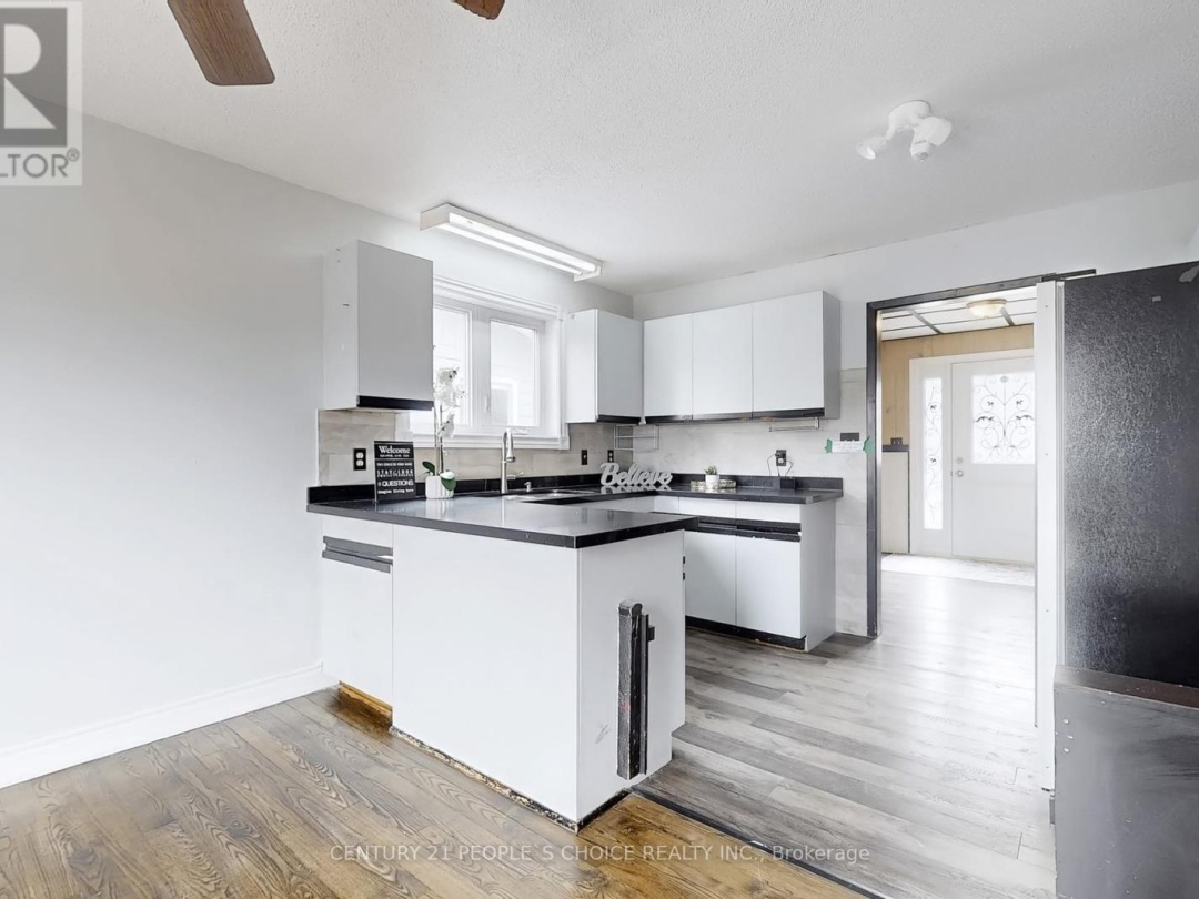 156 MAIN STREET W, 