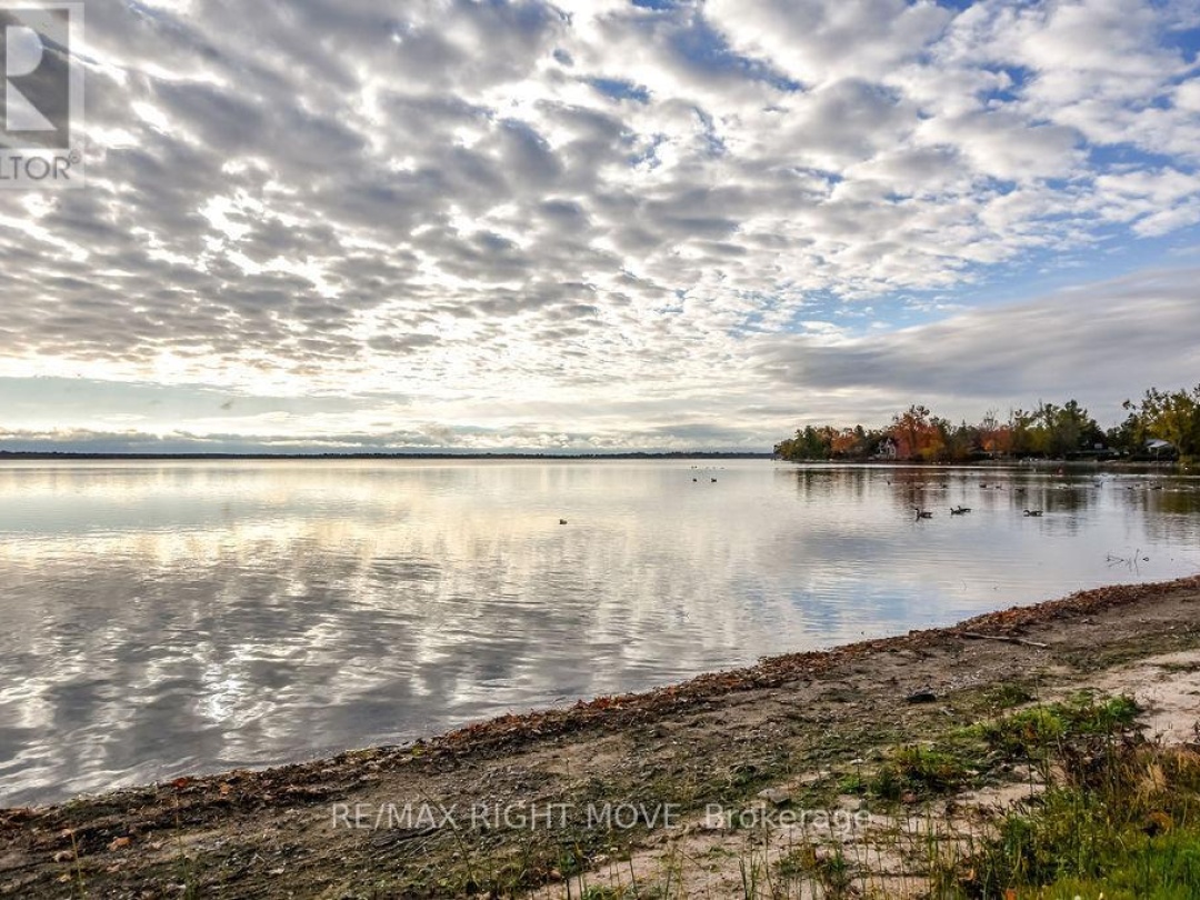 1467 CUNNINGHAM CRESCENT, 