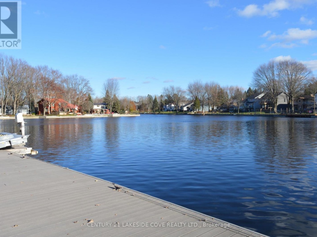 51 Ridge Avenue, Lake Simcoe