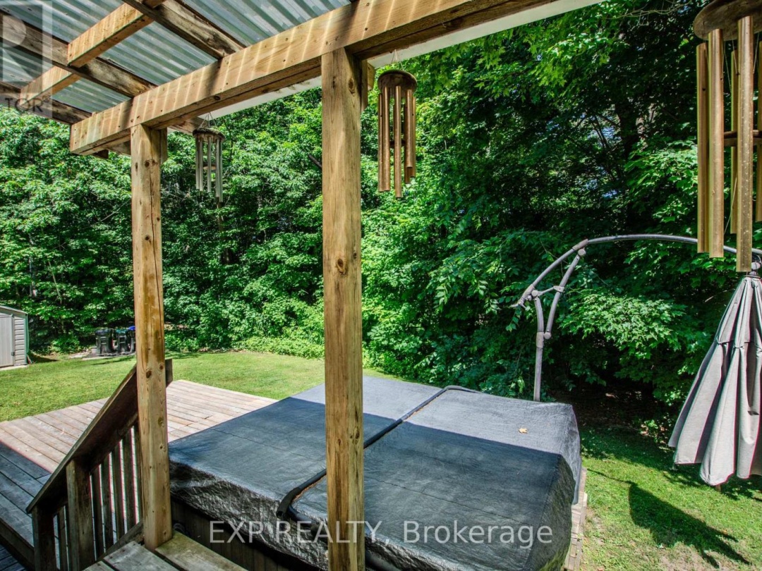 56 BECKETTS SIDE ROAD N, 
