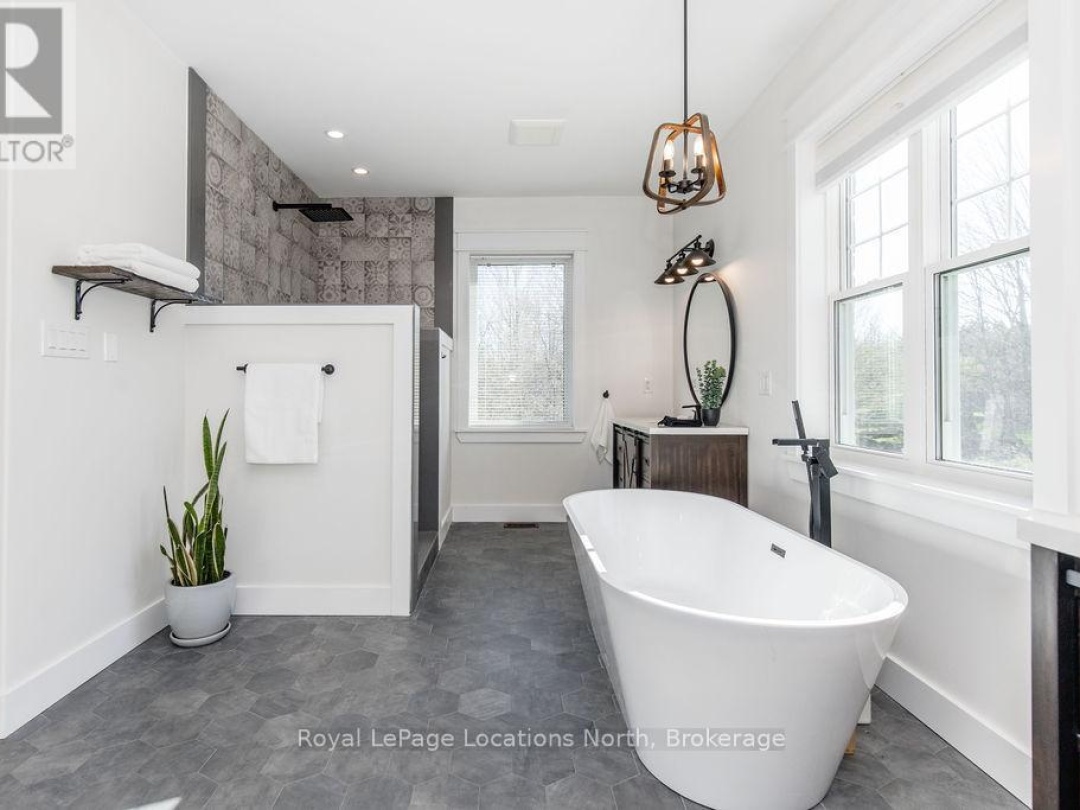 5385 8 LINE N, Oro-Medonte (Moonstone)