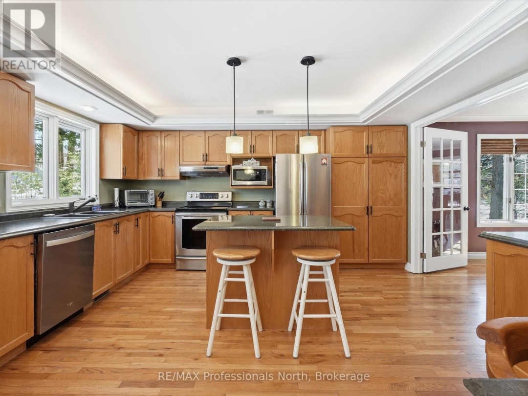 31 THE GRANITE BLUFF, Bracebridge (Macaulay)