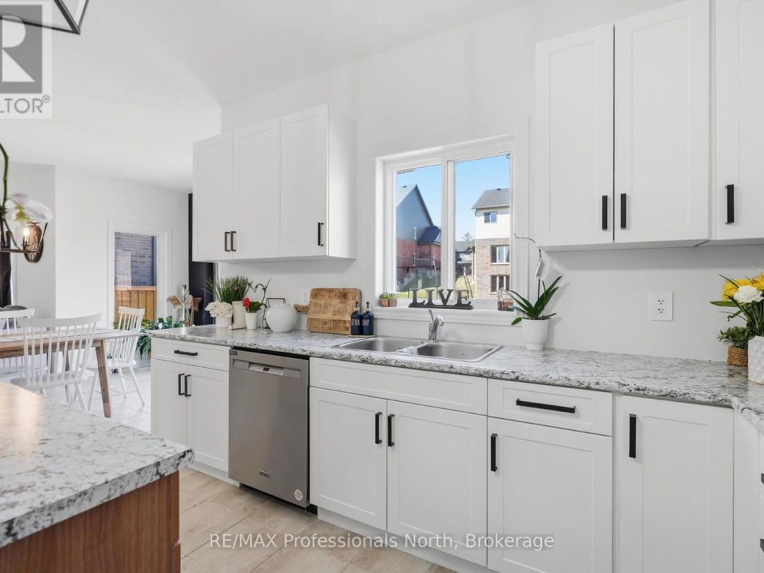 75 EAGLECREST AVENUE, Huntsville (Chaffey)