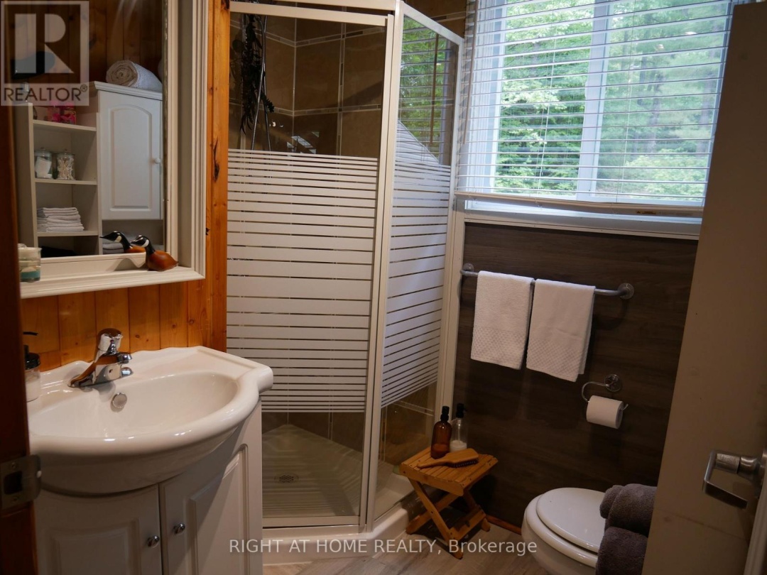 1130 TOWERING OAKS TRAIL W, 
