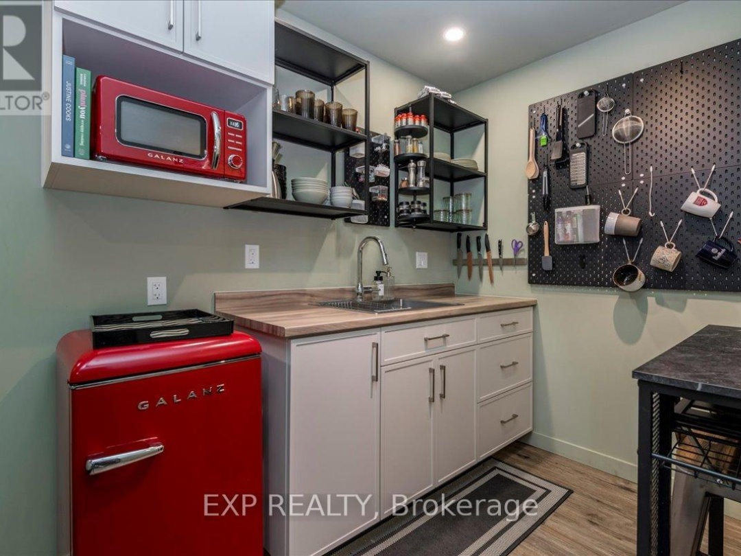 51 HUNTER AVENUE, Tay (Victoria Harbour)