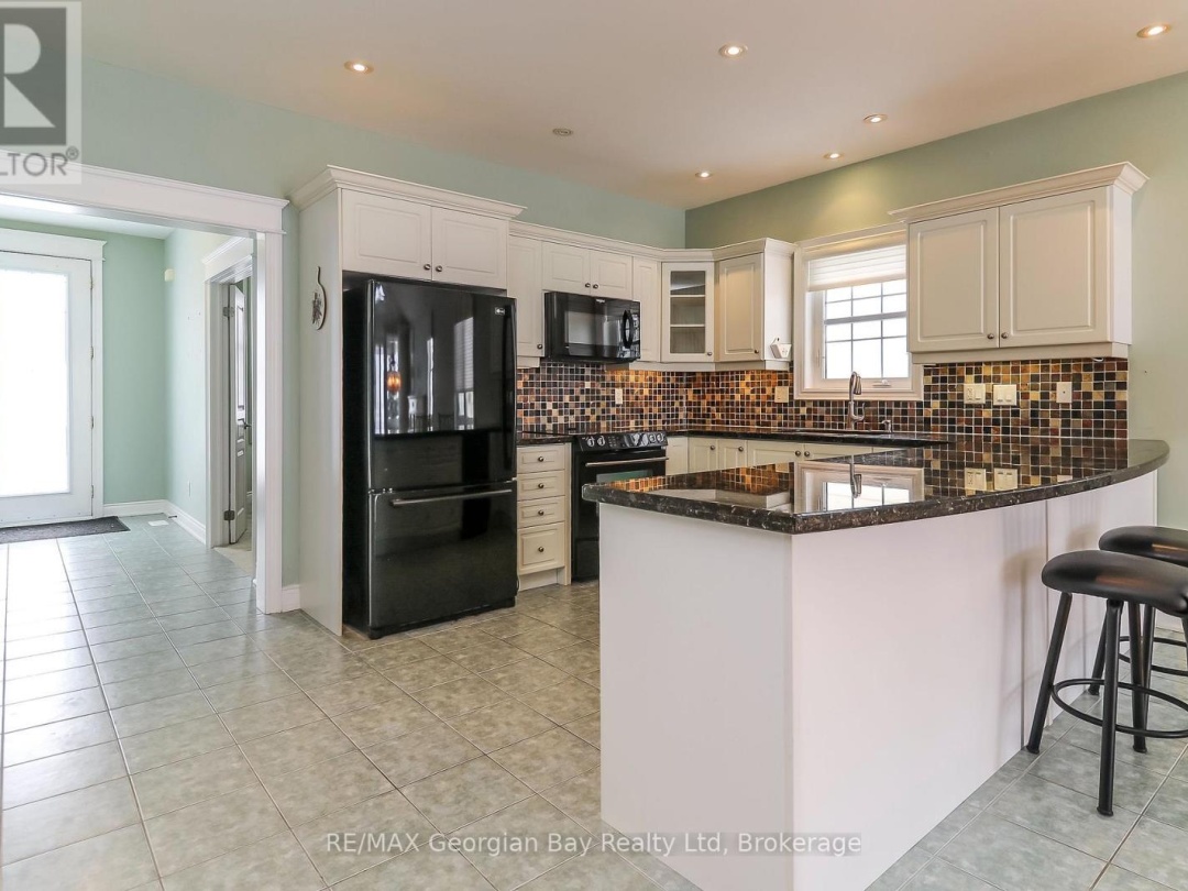 210 WYCLIFFE COVE, Georgian Bay