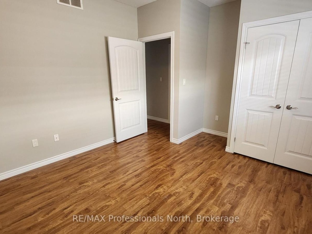 19 DUNCAN STREET E, Huntsville (Chaffey)