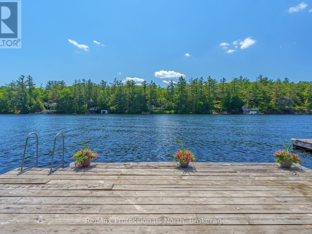 61 ISLAND 26LM ISLAND, 