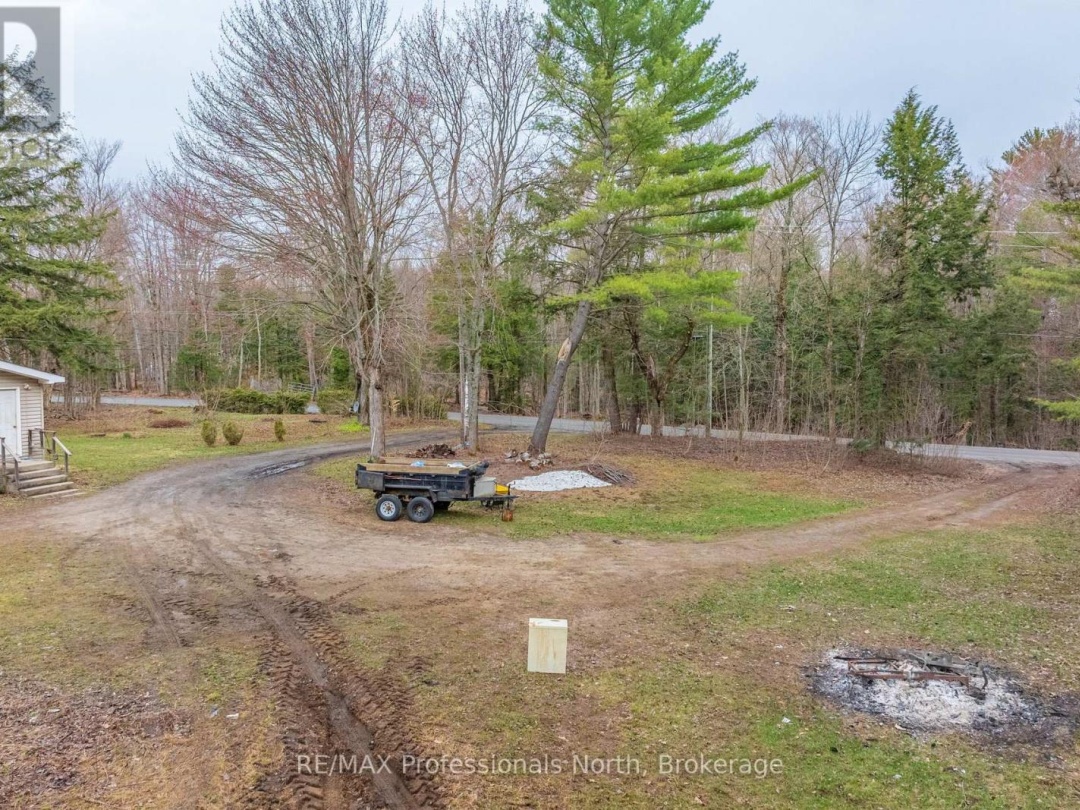 1056 KIRK LINE W, Bracebridge (Macaulay)
