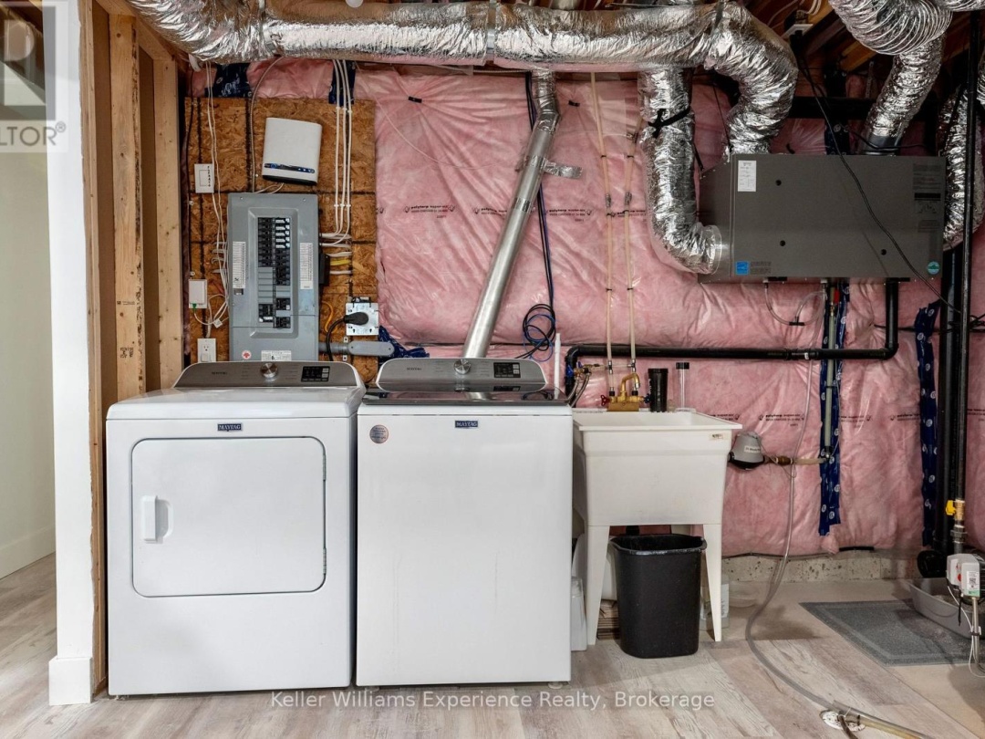 31 NICOLE PARK COURT, 