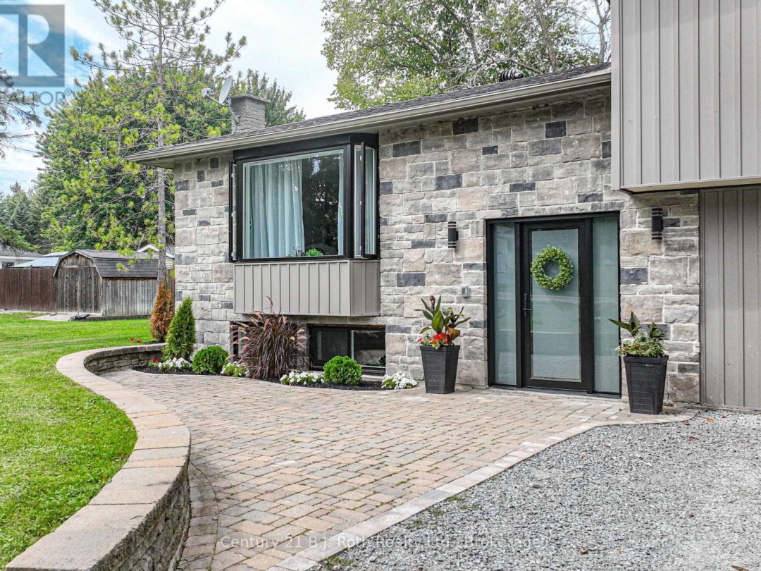 4693 DANIEL STREET, Ramara (Atherley)