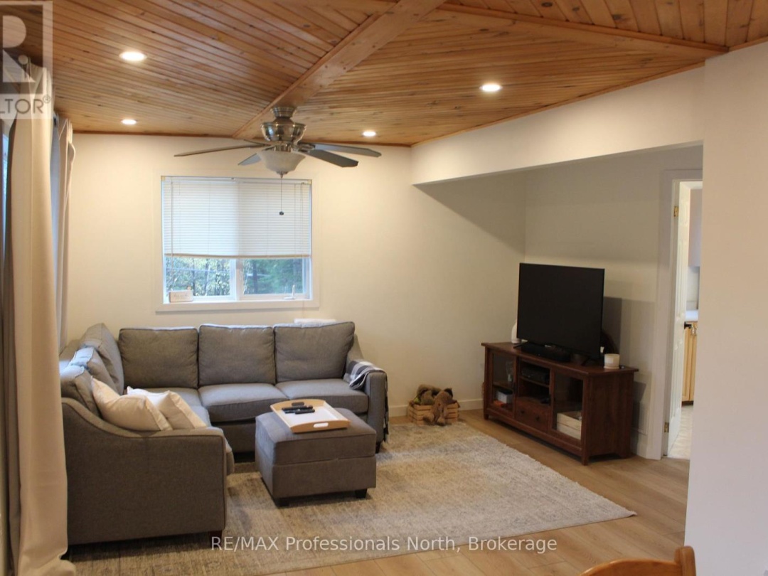 1121 OLD DONALD ROAD N, 