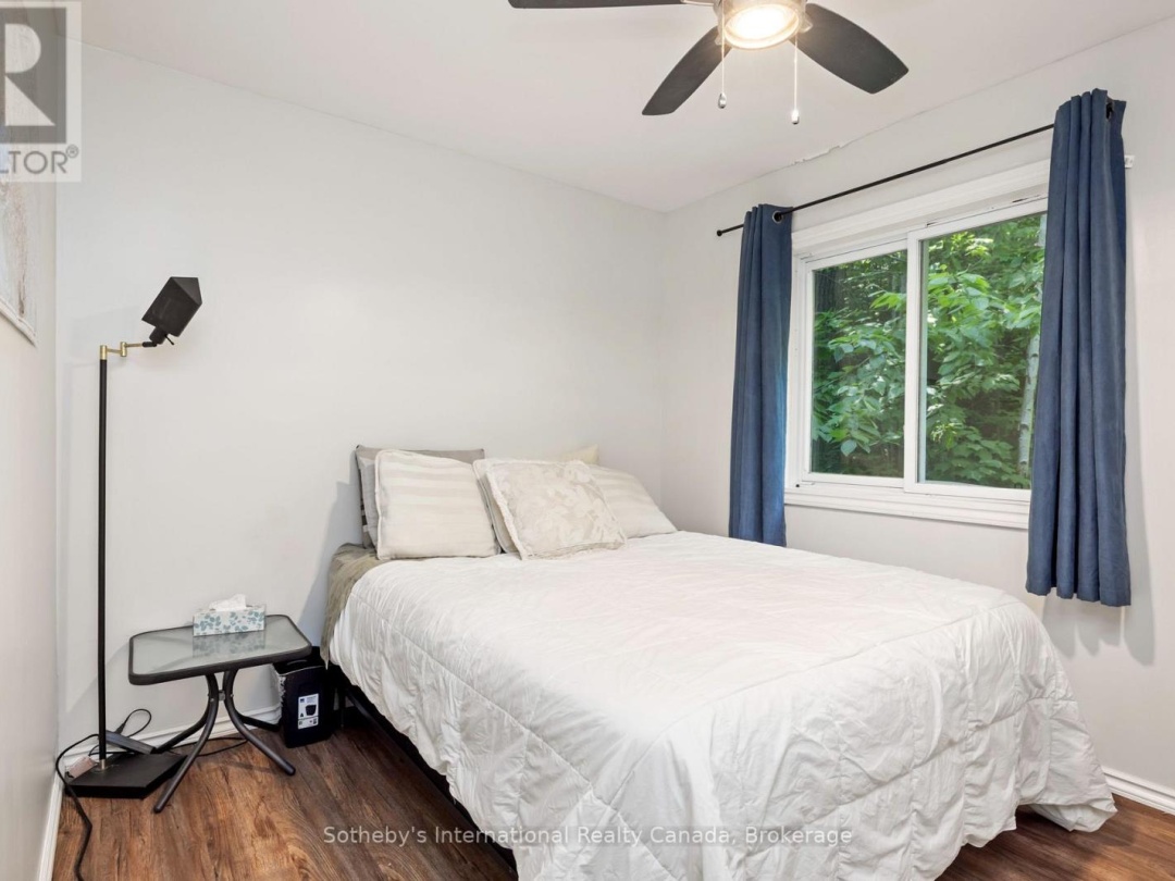 71 B717 ISLAND, Georgian Bay