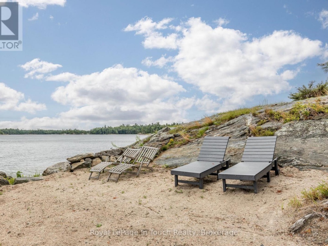 8 B686 DERBYSHIRE, Georgian Bay