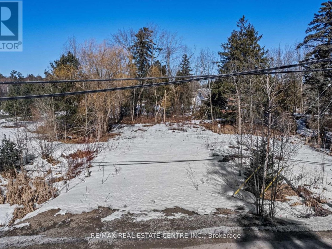 8299 County Road 169, Severn (Washago)