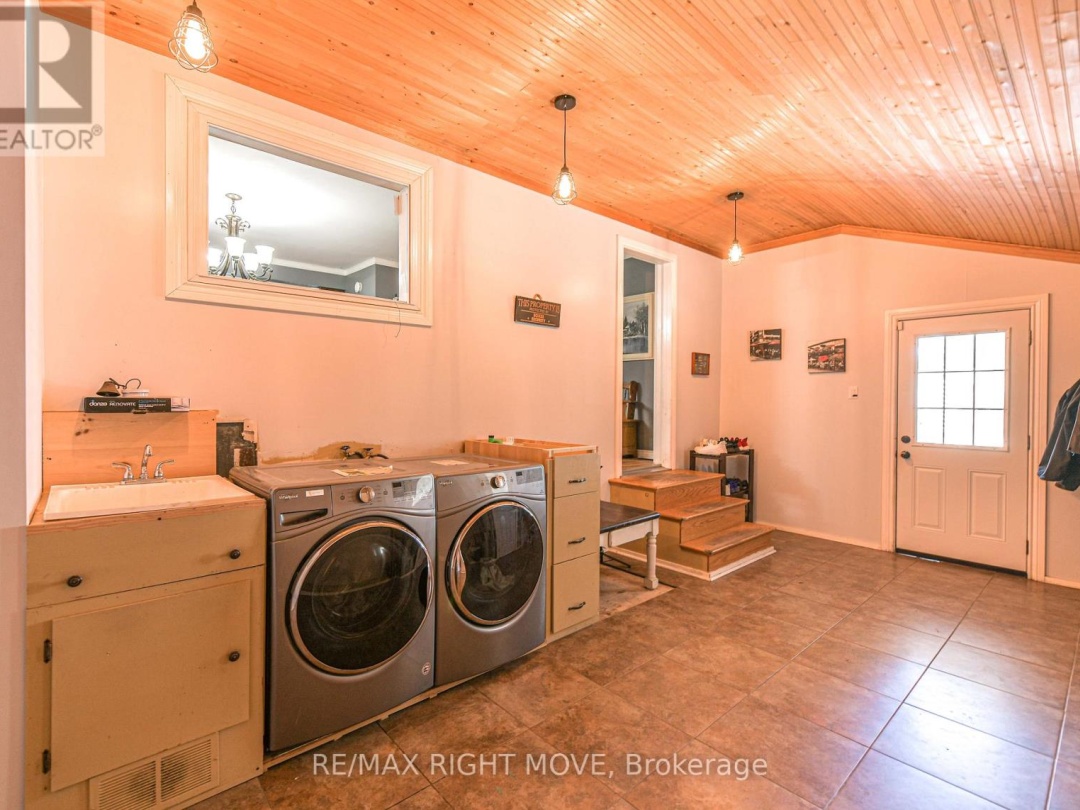 3323 PARK ROAD, 