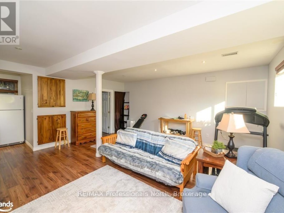 40 GLENWOOD DRIVE, Huntsville (Chaffey)