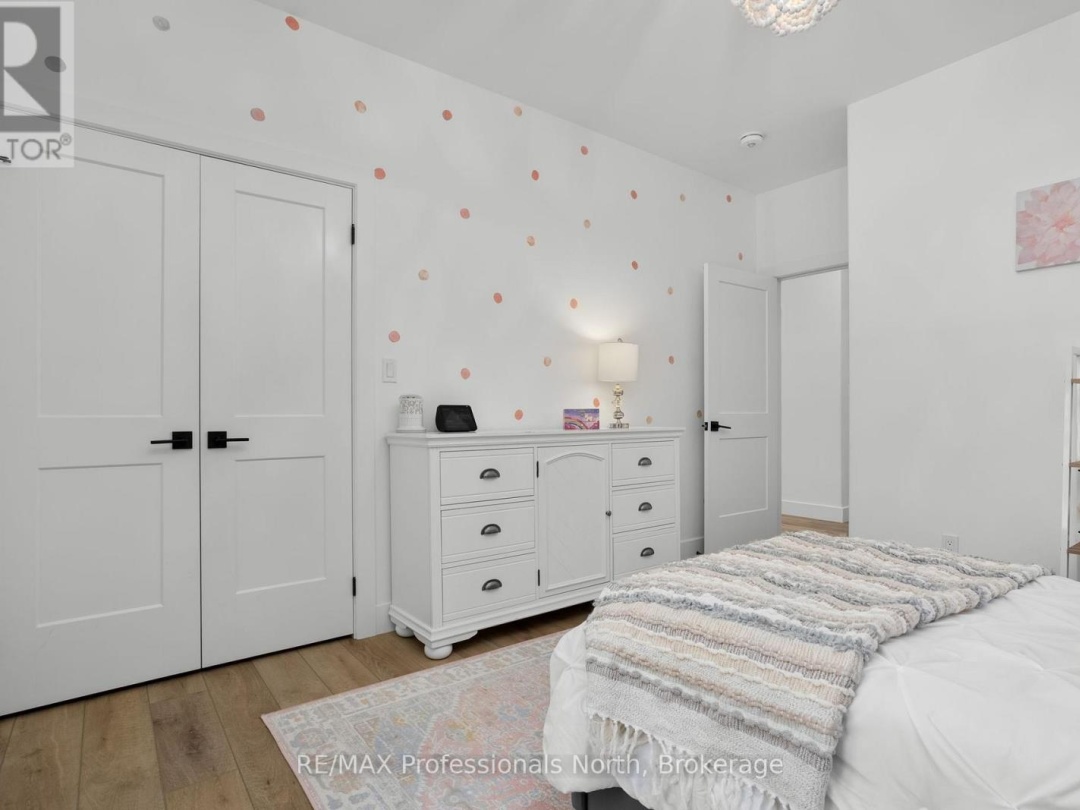 1034 XAVIER STREET, Gravenhurst (Morrison)