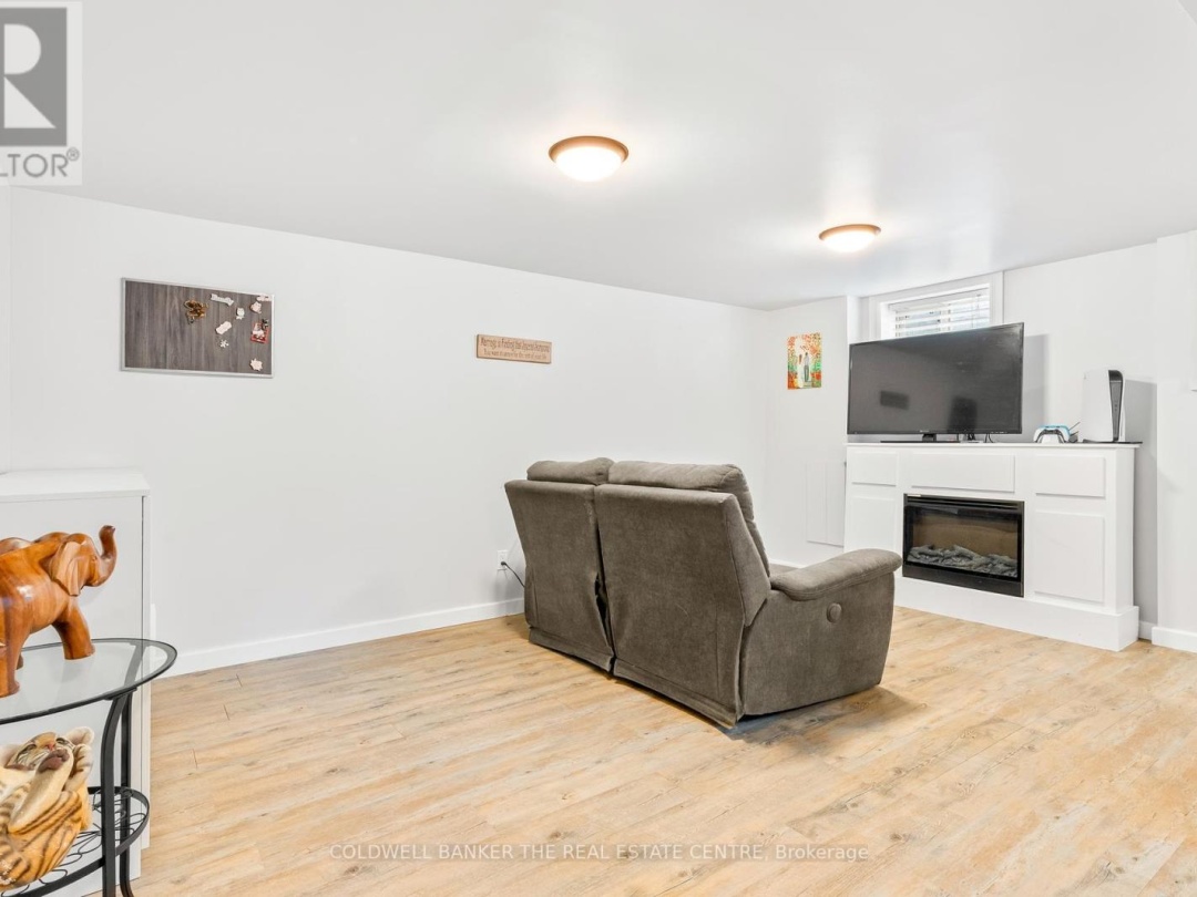 7 LEACH STREET, 