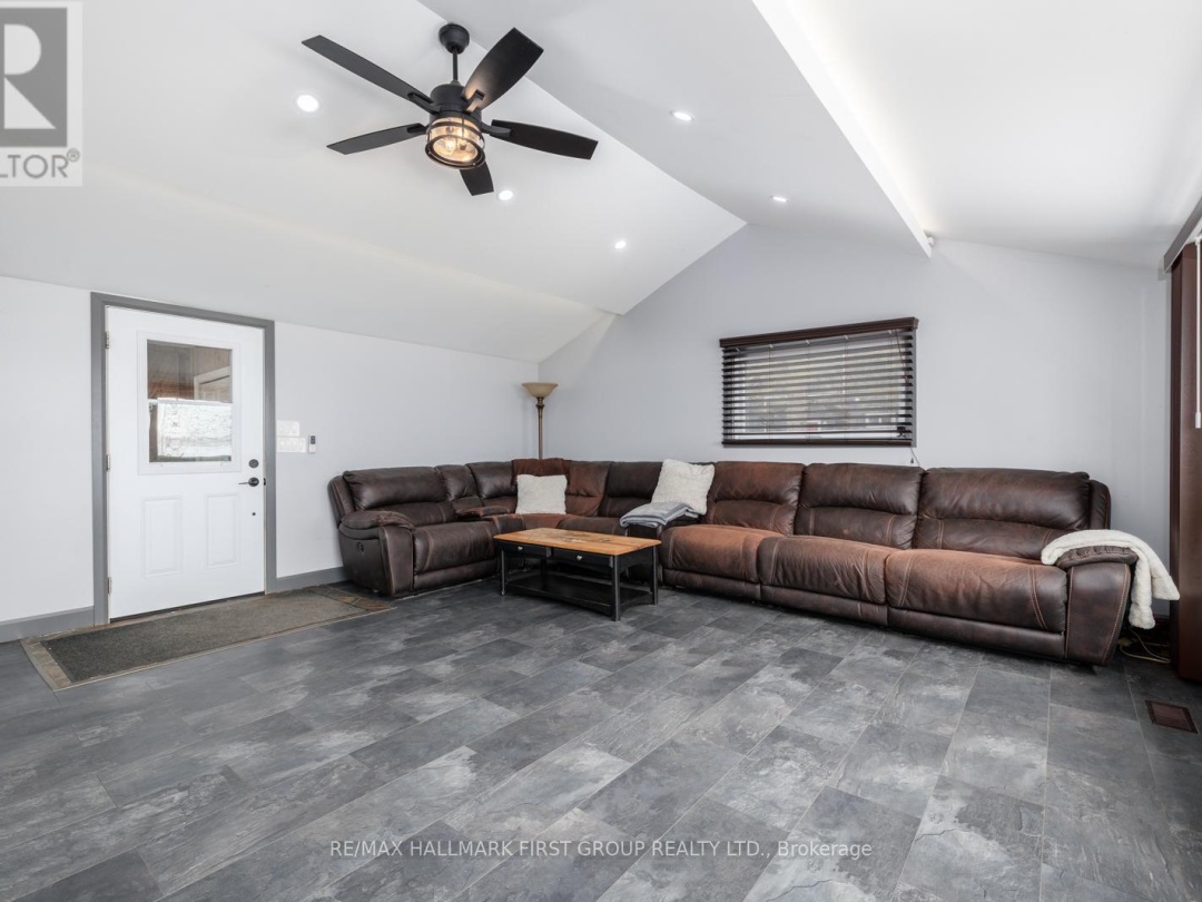 6386 BLUEBIRD STREET, St John Lake
