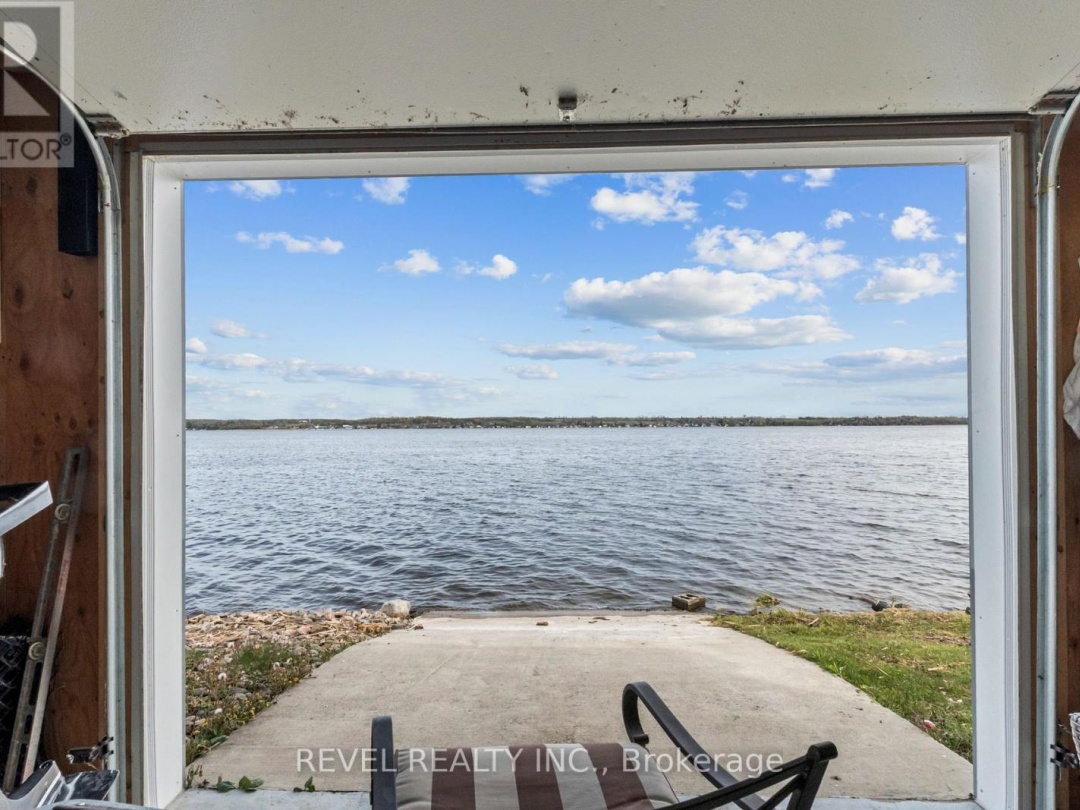 151 BEEHIVE DRIVE, Sturgeon Lake