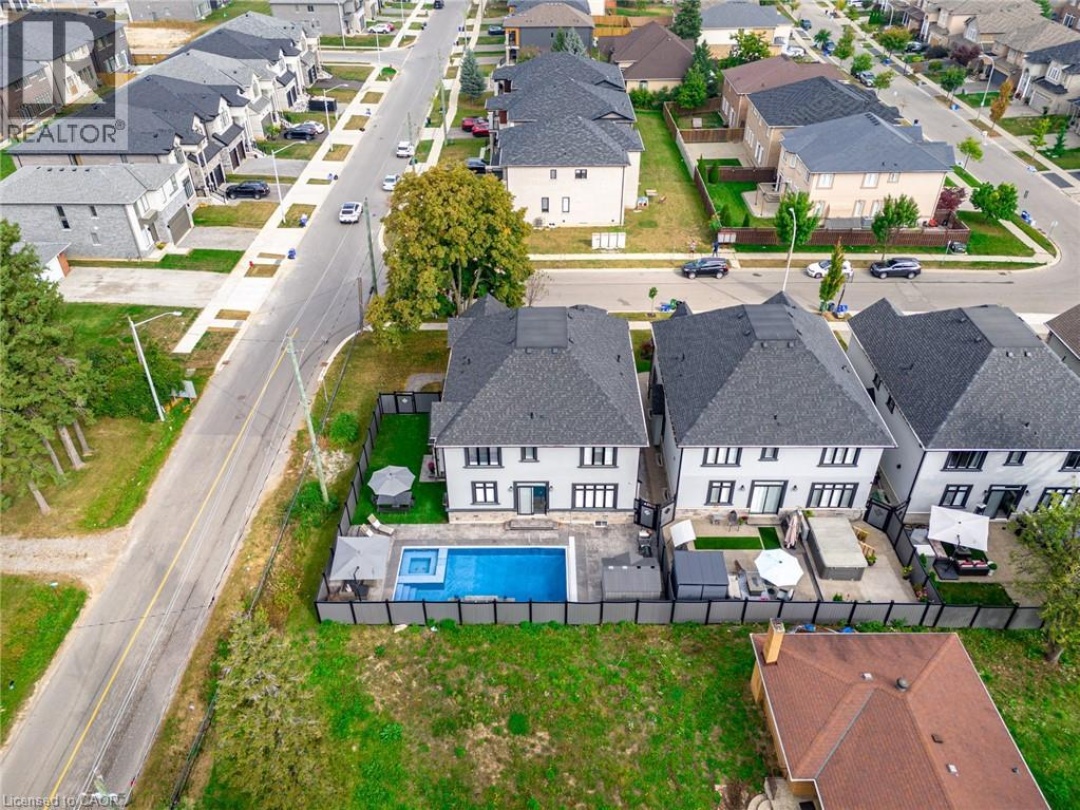 4 LOCKMAN Drive, Ancaster