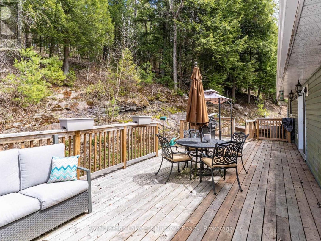 1185 MIRIAM DRIVE, Bracebridge (Oakley)