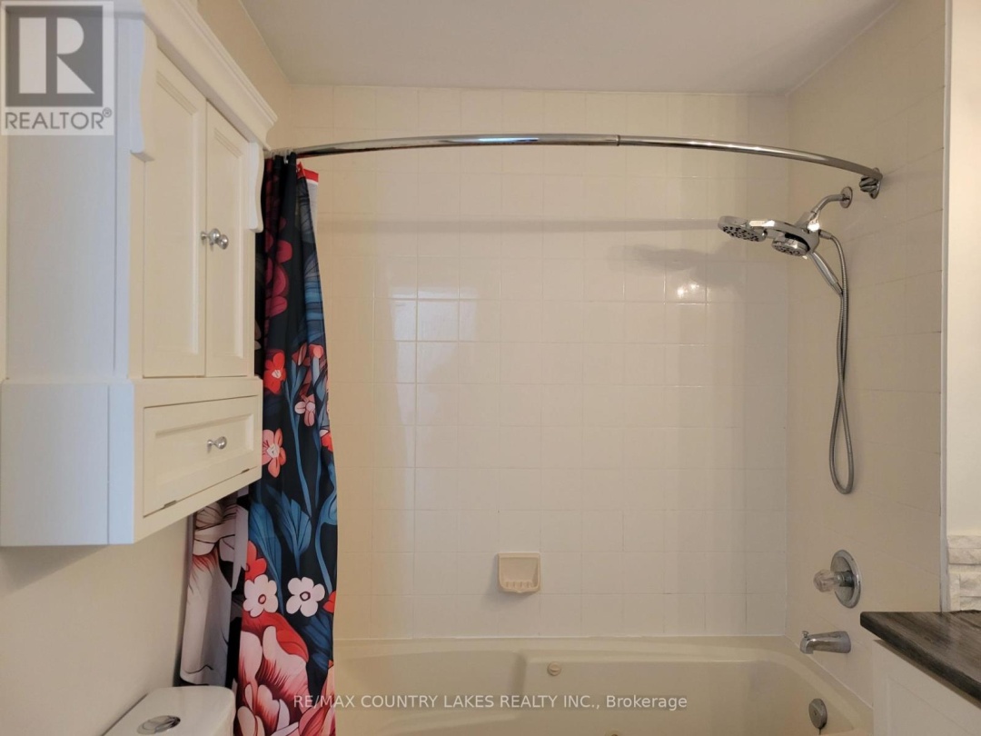 35 - 21 LAGUNA PARKWAY, Lake Simcoe
