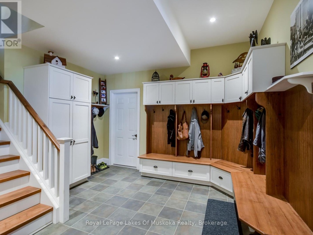 230 ECCLESTONE DRIVE, Bracebridge (Macaulay)